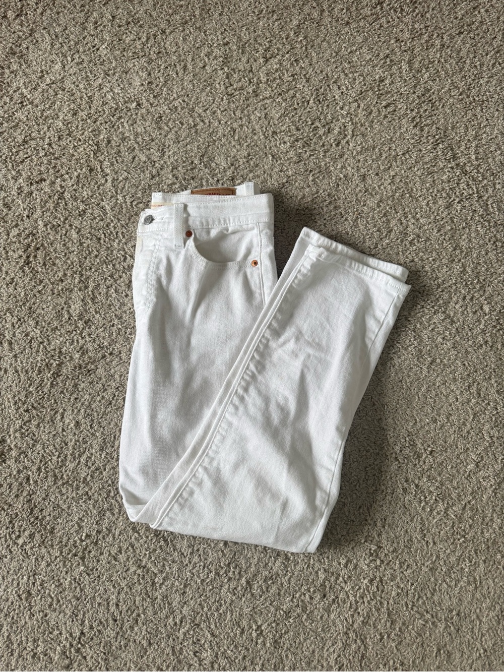 Levi’s Wedgie Straight White Jean